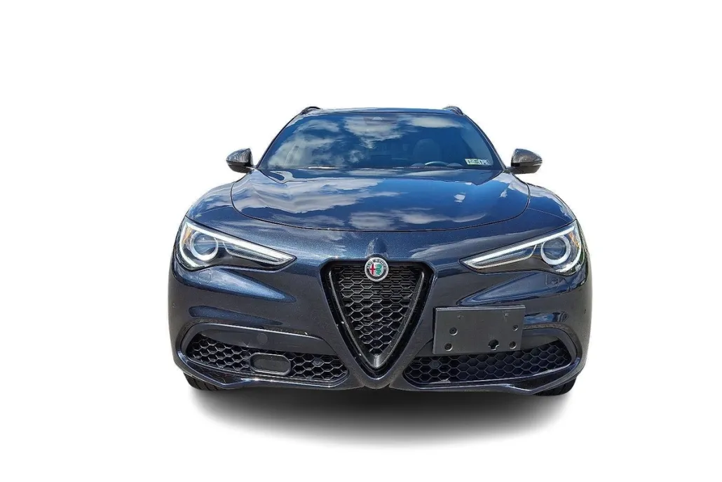 2023 Alfa Romeo Stelvio Ti photo 1