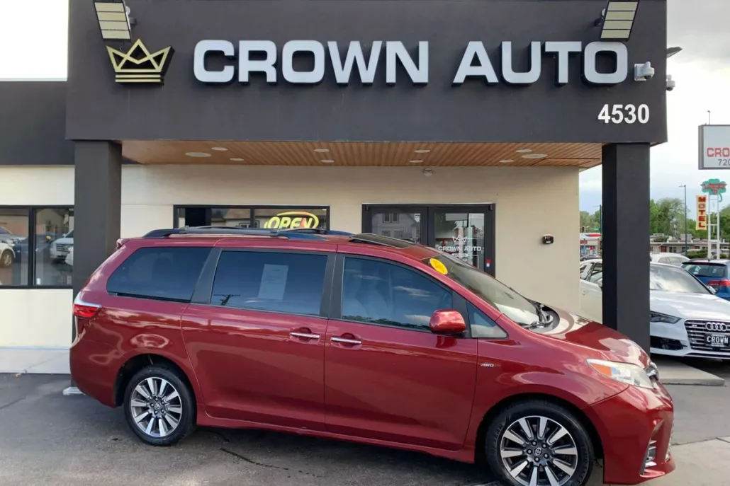 2019 Toyota Sienna XLE Premium photo 1