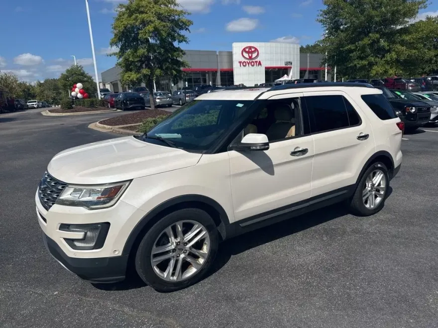 2017 Ford Explorer Limited photo 1