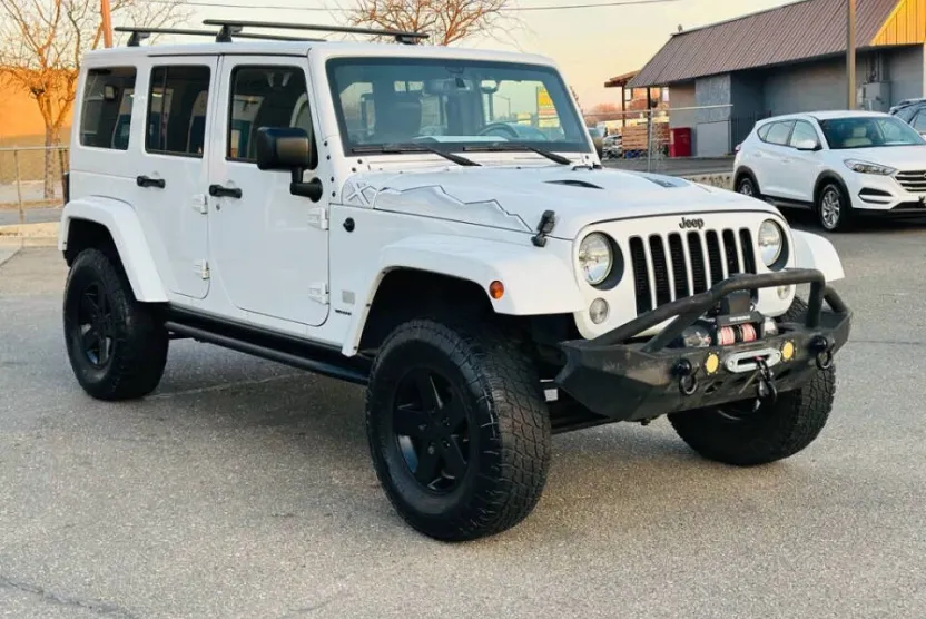 2015 Jeep Wrangler Unlimited Sahara photo 1
