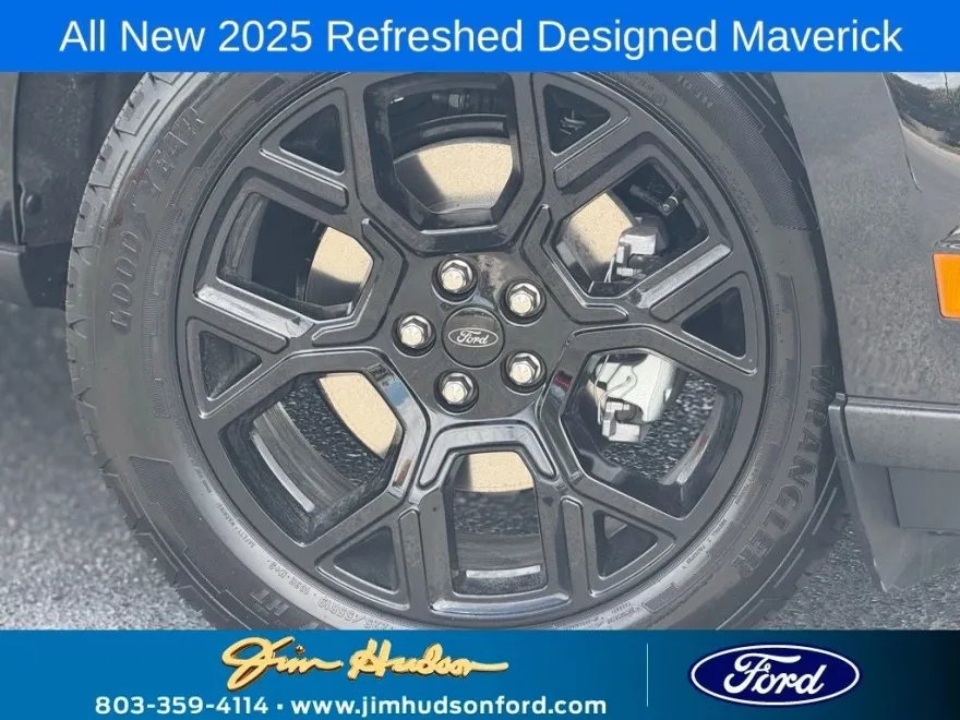 2025 Ford Maverick XLT photo 2