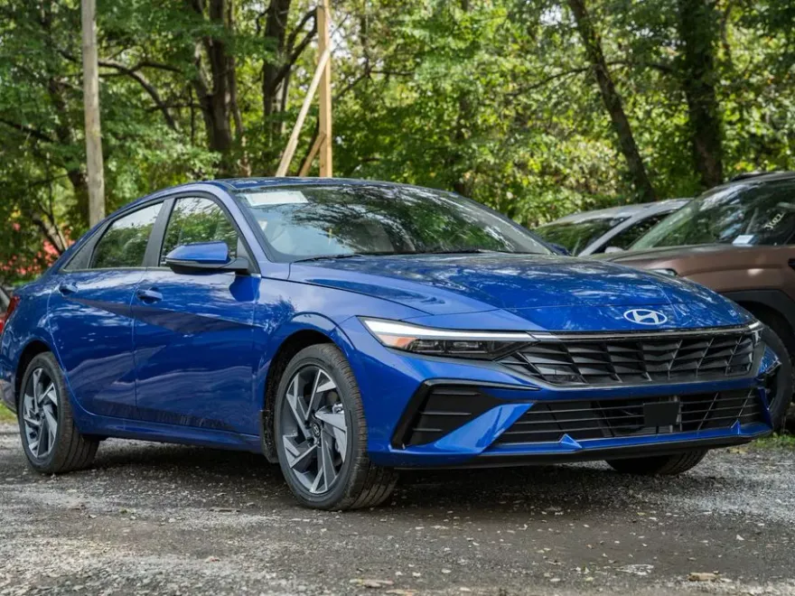 2025 Hyundai Elantra Hybrid Limited photo 1
