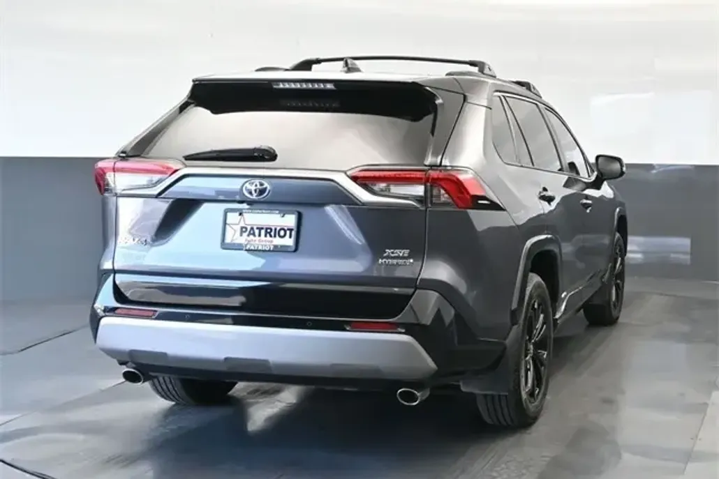 2024 Toyota RAV4 Hybrid XSE photo 1
