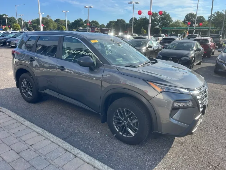 2025 Nissan Rogue S photo 1