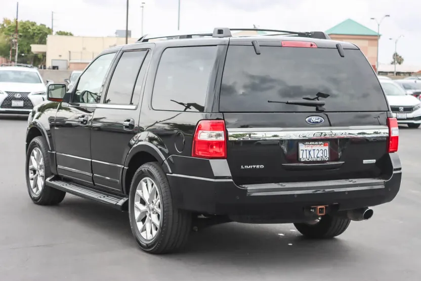 2017 Ford Expedition Limited photo 1