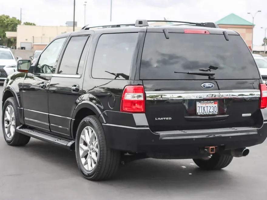 2017 Ford Expedition Limited photo 1
