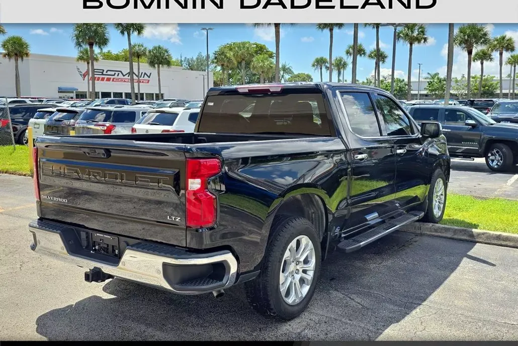 2023 Chevrolet Silverado 1500 LTZ photo 1