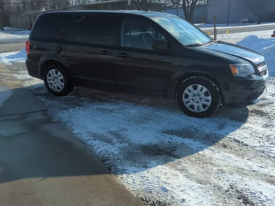 2017 Dodge Grand Caravan SE photo 1