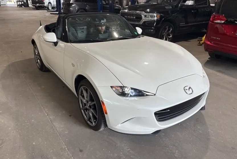 2023 Mazda MX-5 Miata Miata Grand Touring photo 1