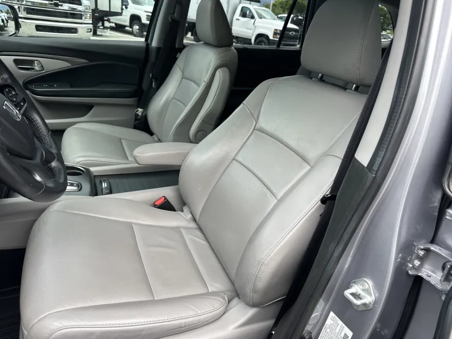 2022 Honda Pilot Special Edition photo 1