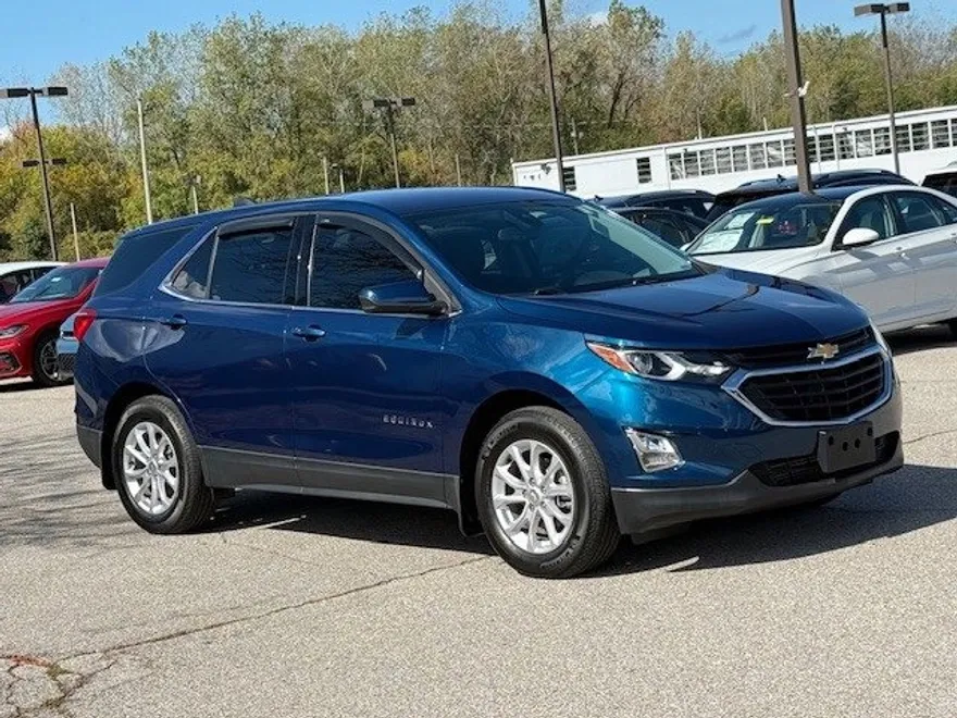 2020 Chevrolet Equinox LT photo 1
