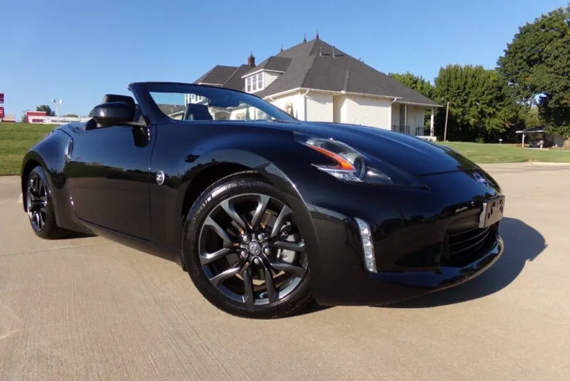 2019 Nissan 370Z Sport Touring photo 1