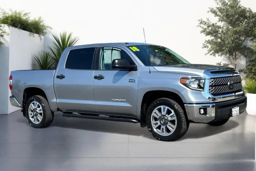 2018 Toyota Tundra SR5 CrewMax photo 1