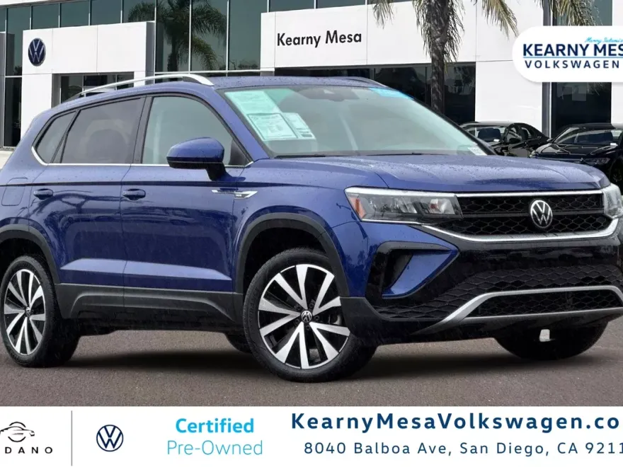 2024 Volkswagen Taos SE photo 1