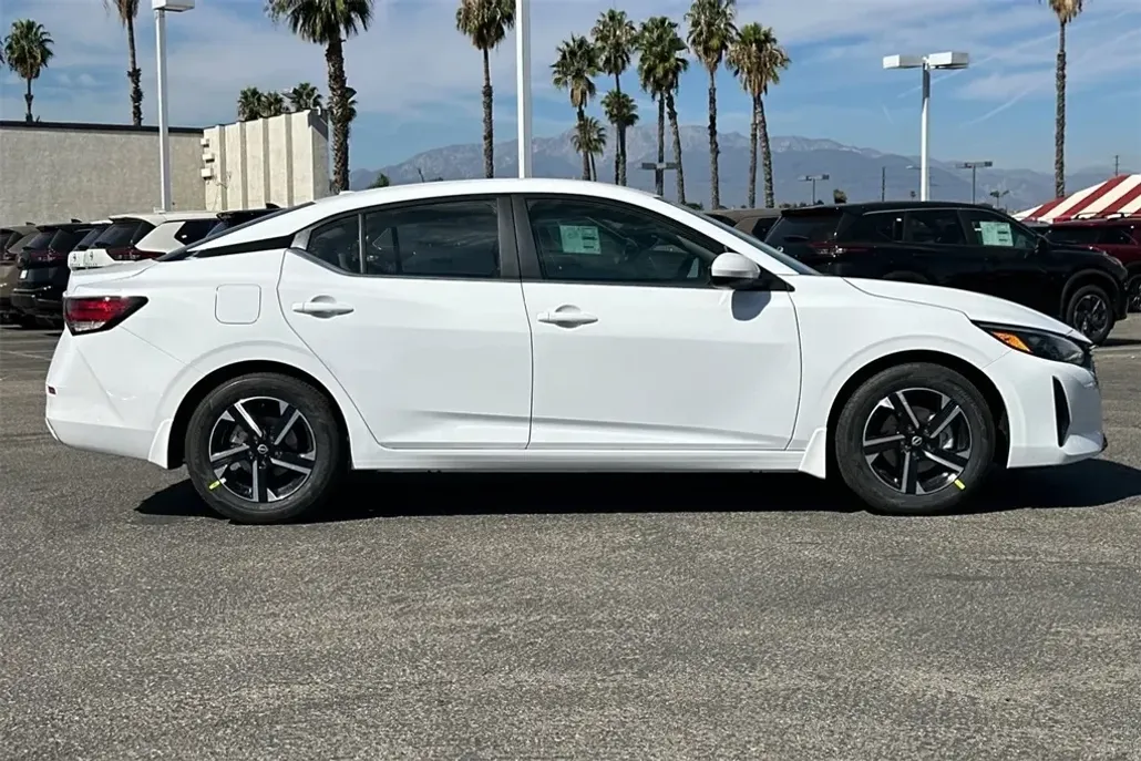 2025 Nissan Sentra SV photo 1