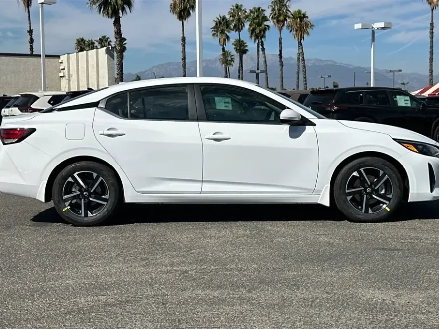 2025 Nissan Sentra SV photo 1