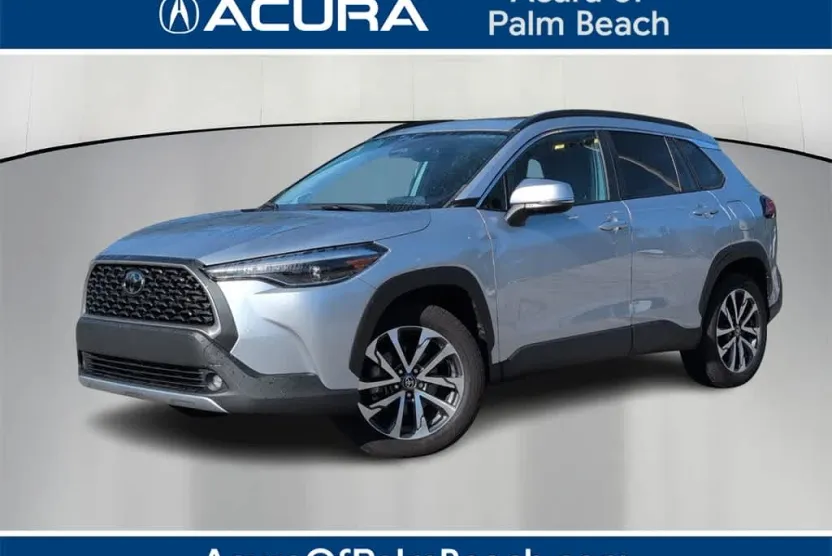 2023 Toyota Corolla Cross XLE photo 1