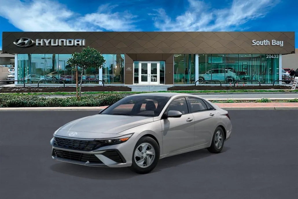 2025 Hyundai Elantra SE photo 1