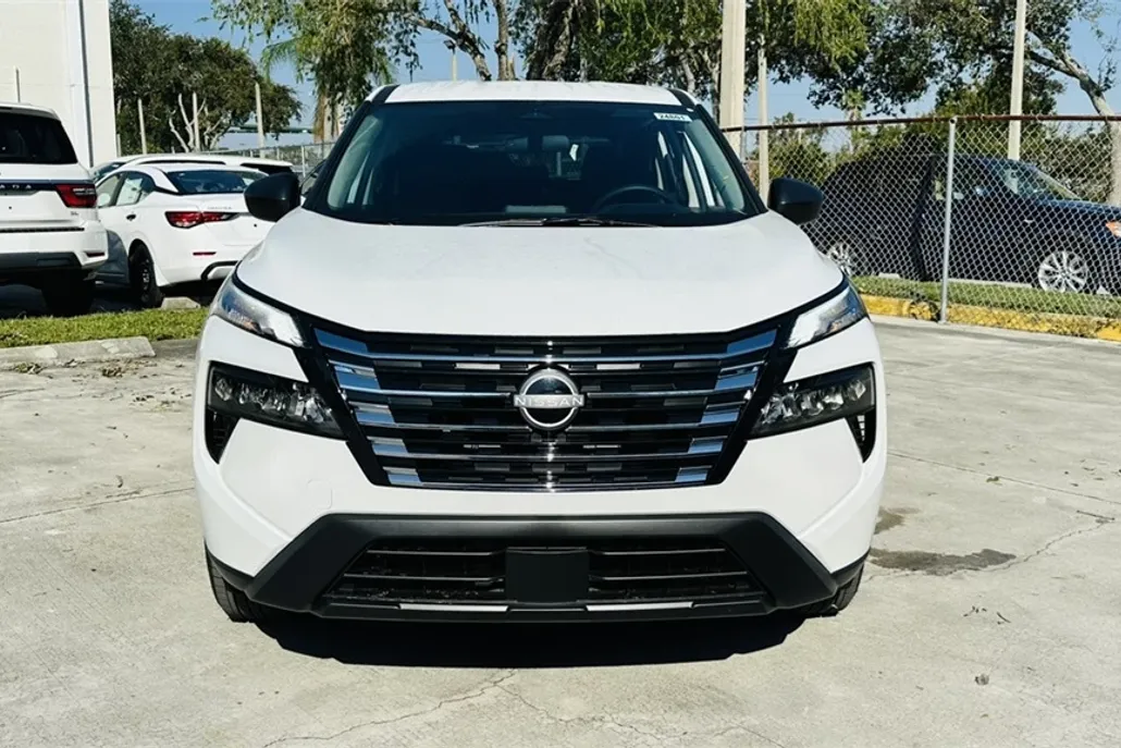 2025 Nissan Rogue S photo 1