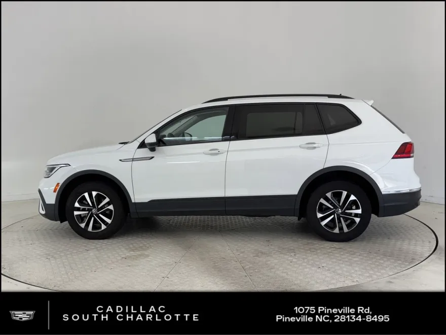 2022 Volkswagen Tiguan S photo 1