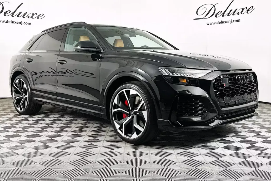 2023 Audi RS Q8 photo 1