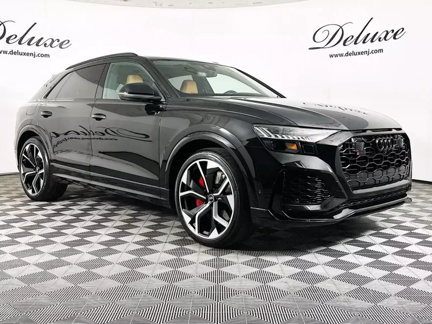 2023 Audi RS Q8 photo 1