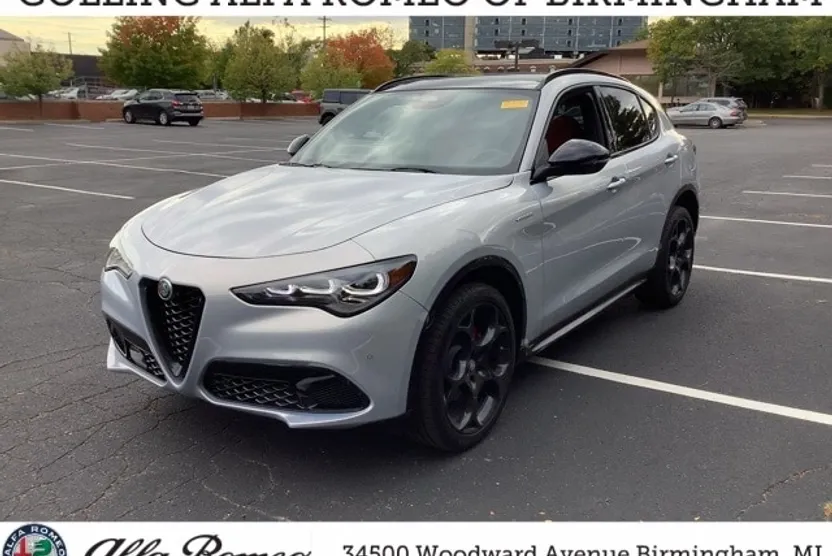 2025 Alfa Romeo Stelvio Sprint photo 1