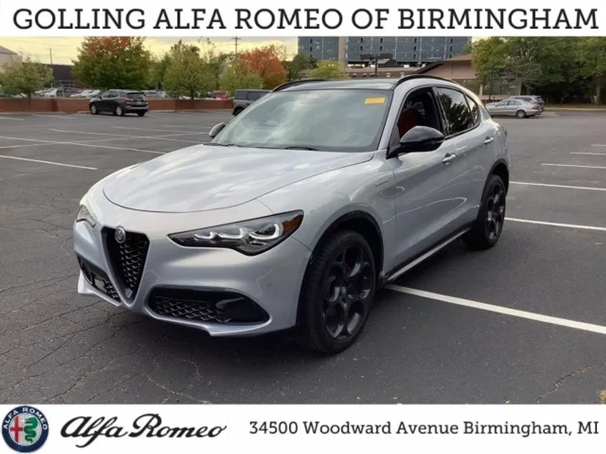 2025 Alfa Romeo Stelvio Sprint photo 1