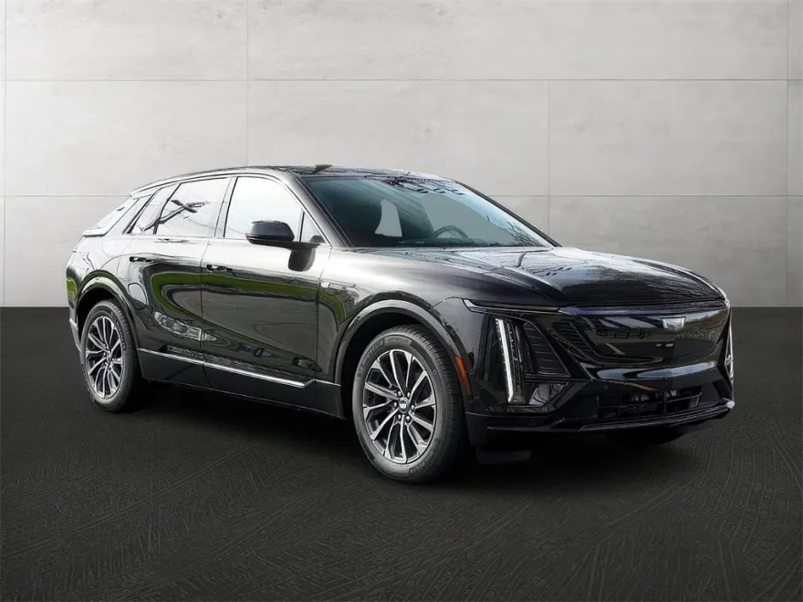2025 Cadillac Lyriq Sport photo 1