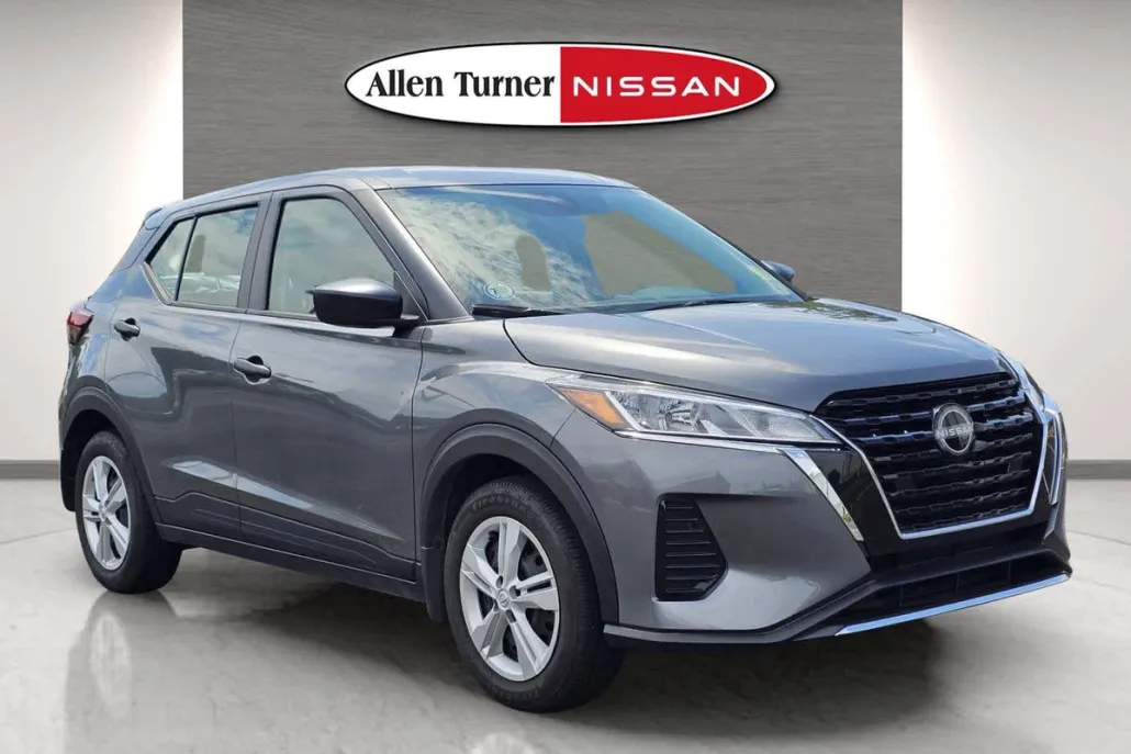 2024 Nissan Kicks S photo 1