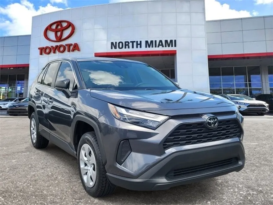 2023 Toyota RAV4 LE photo 1