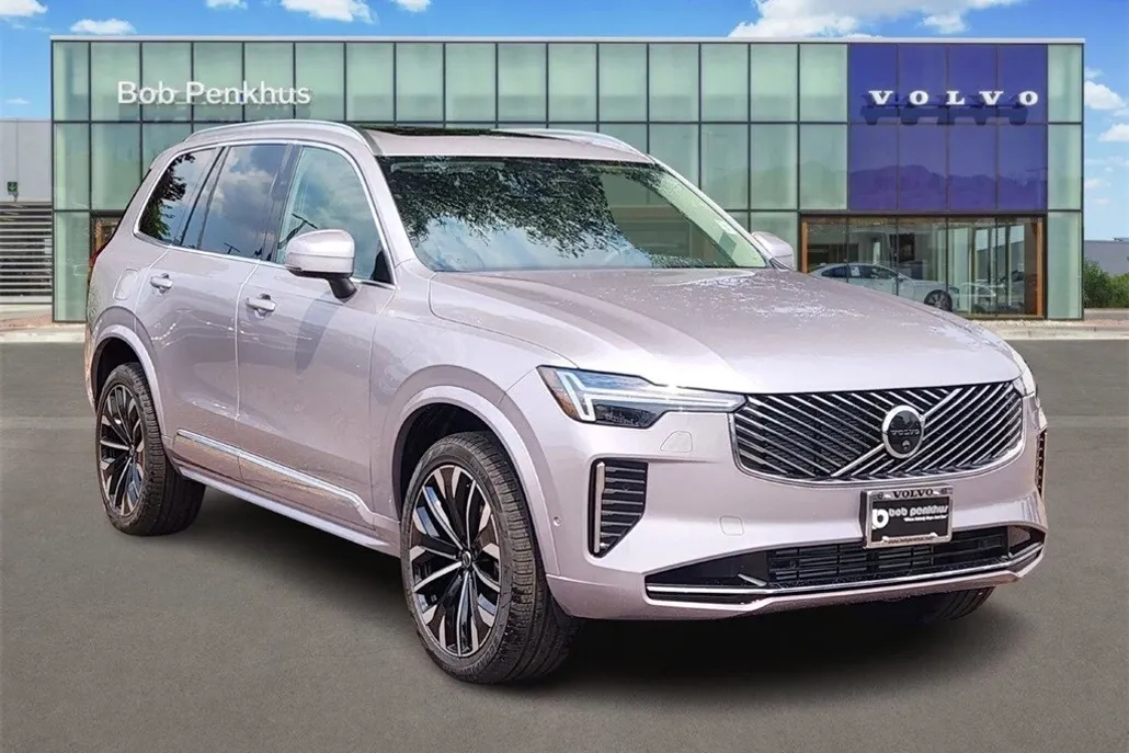 2026 Volvo XC90 T8 Plus photo 1