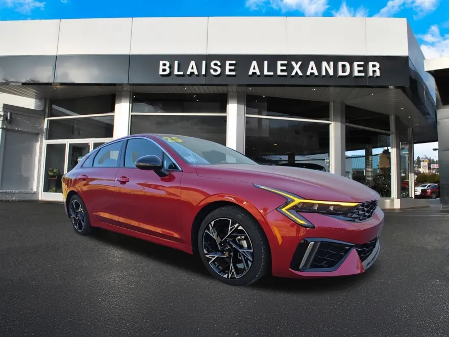 2025 Kia K5 GT-Line photo 1
