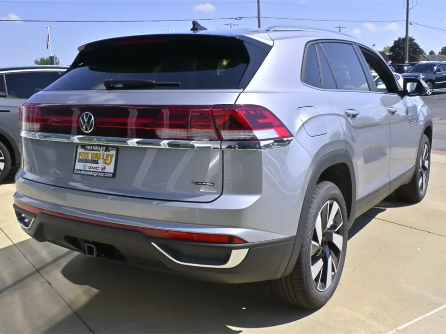 2026 Volkswagen Atlas Cross Sport SE Technology photo 1