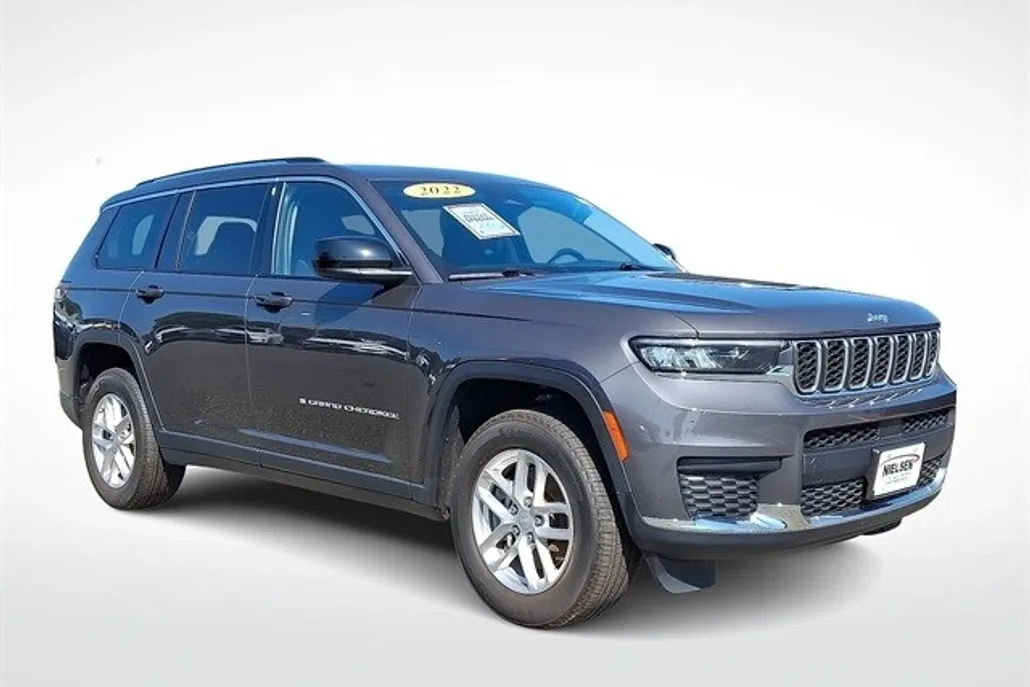 2022 Jeep Grand Cherokee Laredo photo 1