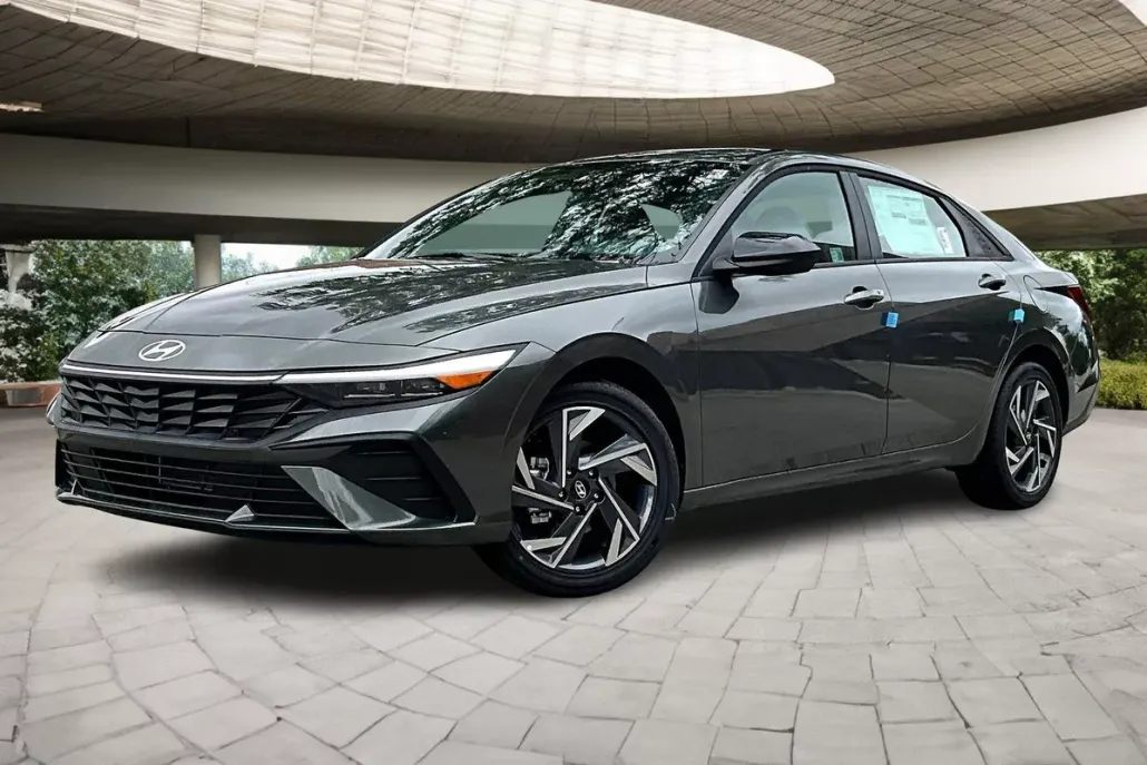 2025 Hyundai Elantra SEL Sport photo 1