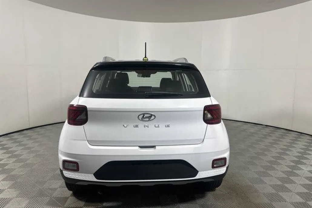 2025 Hyundai Venue Limited photo 1