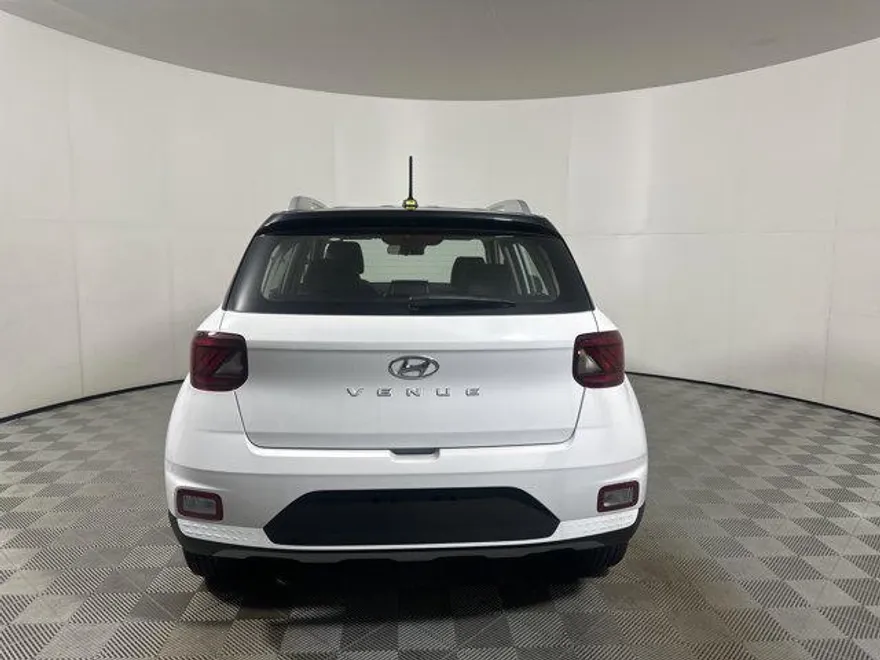 2025 Hyundai Venue Limited photo 1
