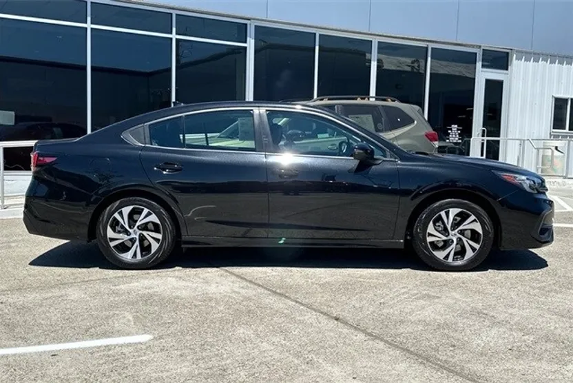 2025 Subaru Legacy Premium photo 1
