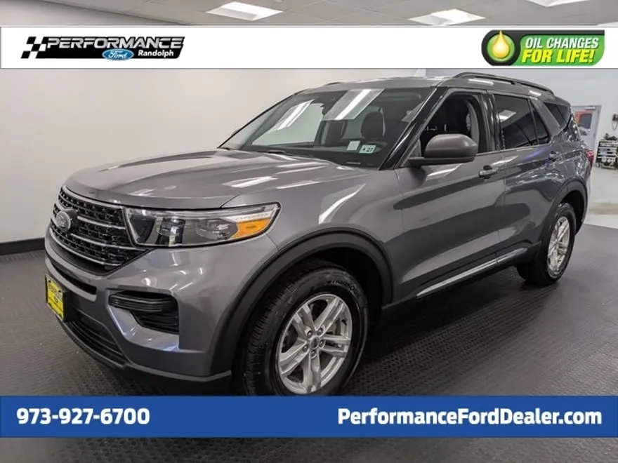 2022 Ford Explorer XLT photo 1