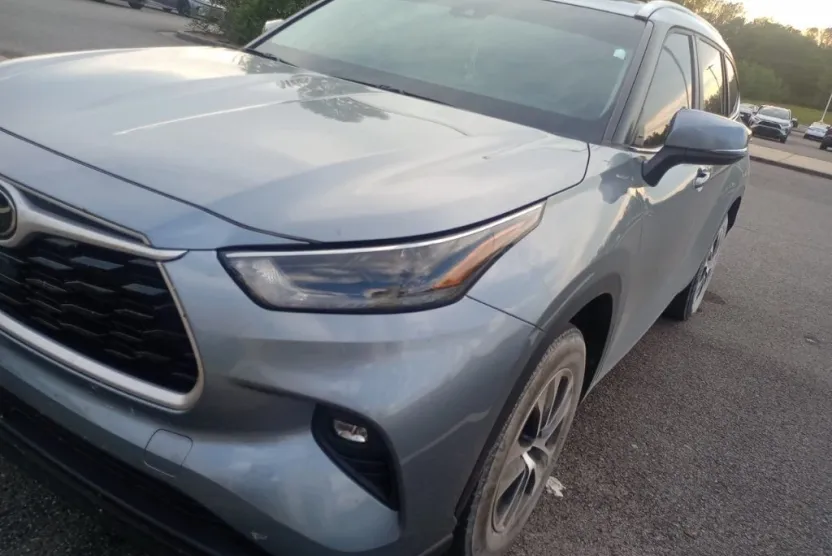 2023 Toyota Highlander L photo 1