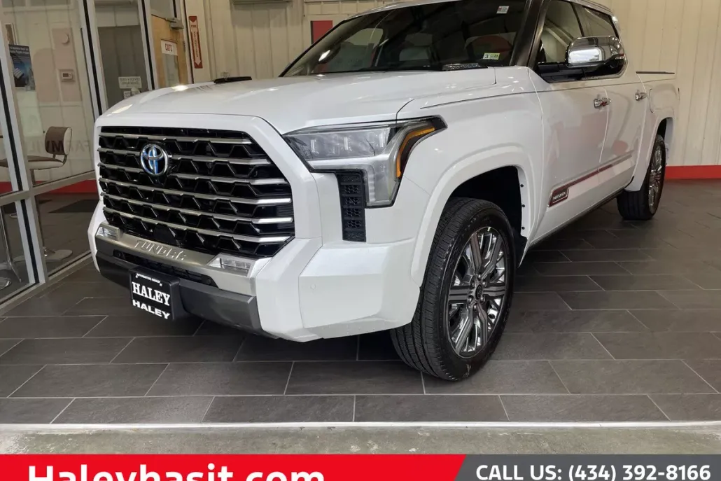 2024 Toyota Tundra CapStone CrewMax photo 1