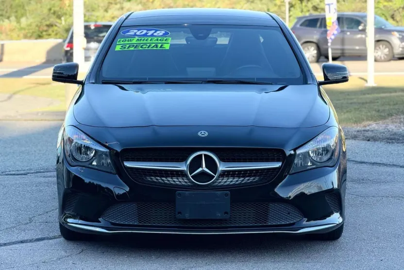 2018 Mercedes Benz CLA 250 4MATIC photo 1
