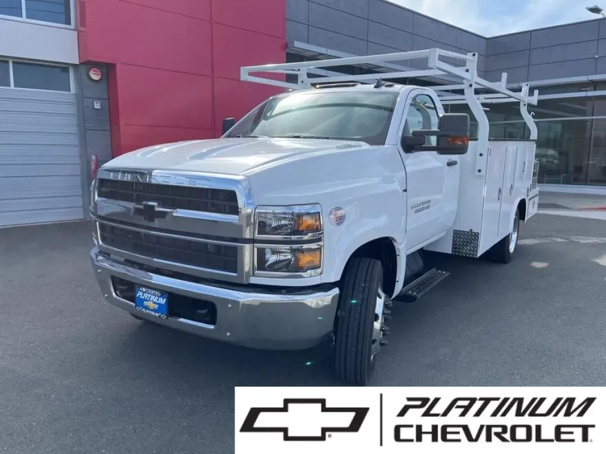 2023 Chevrolet Silverado 5500HD Work Truck photo 1