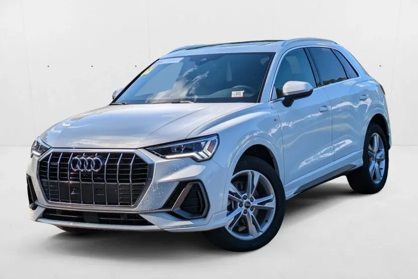 2024 Audi Q3 S line Premium Plus photo 1