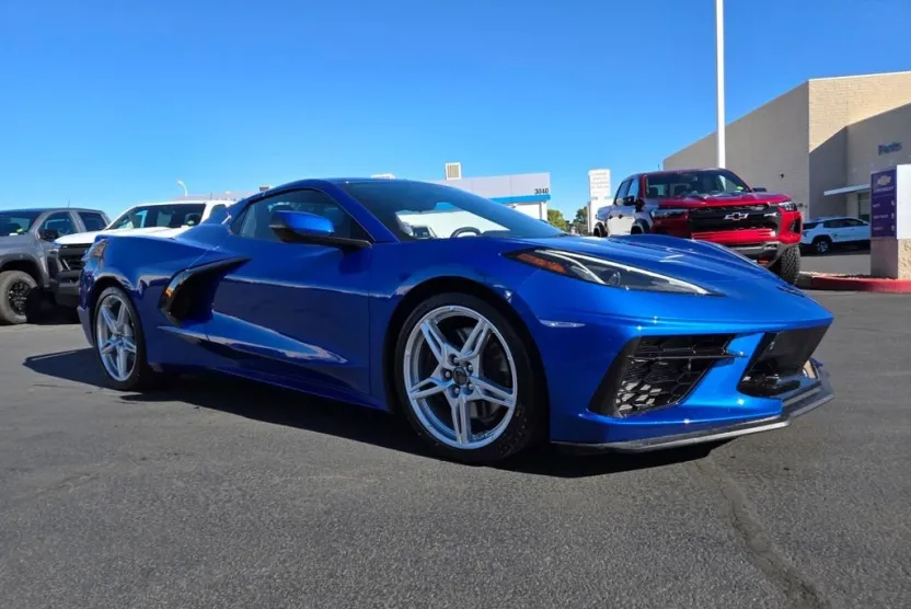 2023 Chevrolet Corvette Stingray 2LT photo 1