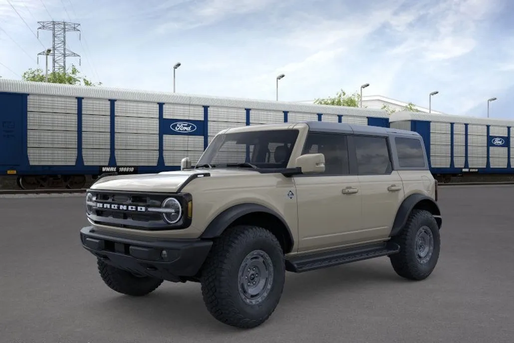 2025 Ford Bronco Outer Banks photo 1