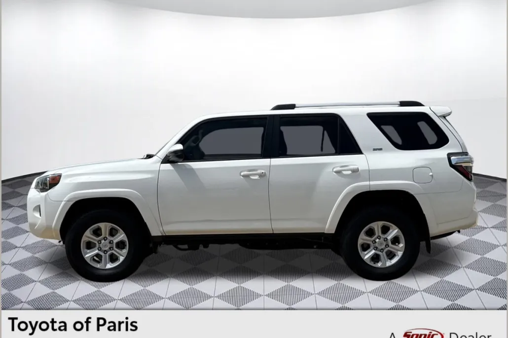 2023 Toyota 4Runner SR5 photo 1