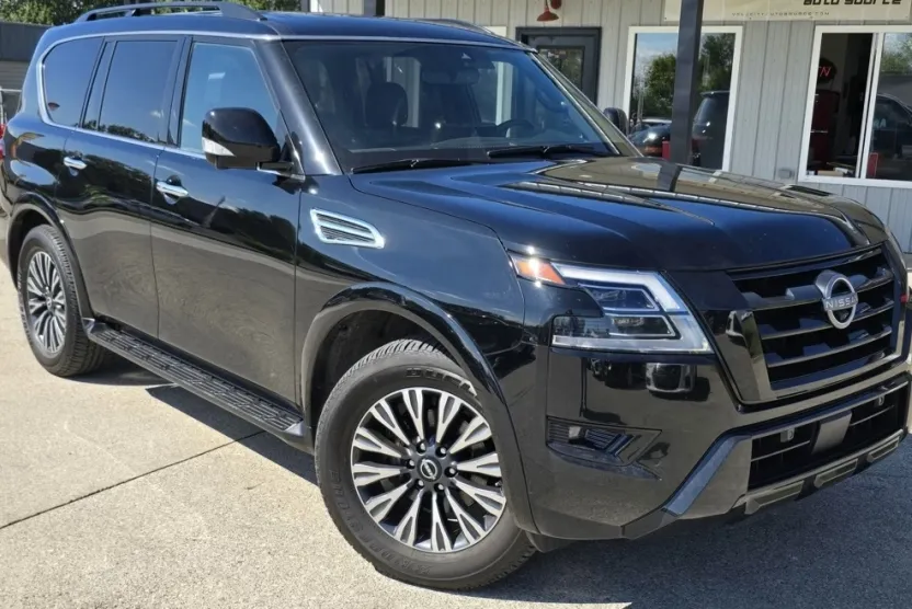 2023 Nissan Armada SL photo 1