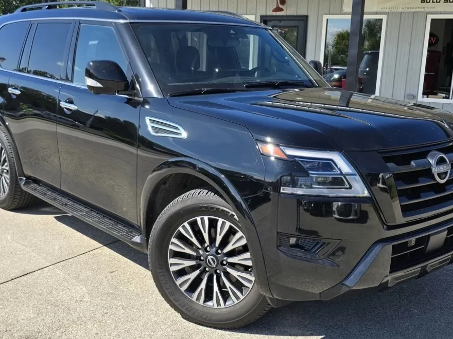 2023 Nissan Armada SL photo 1